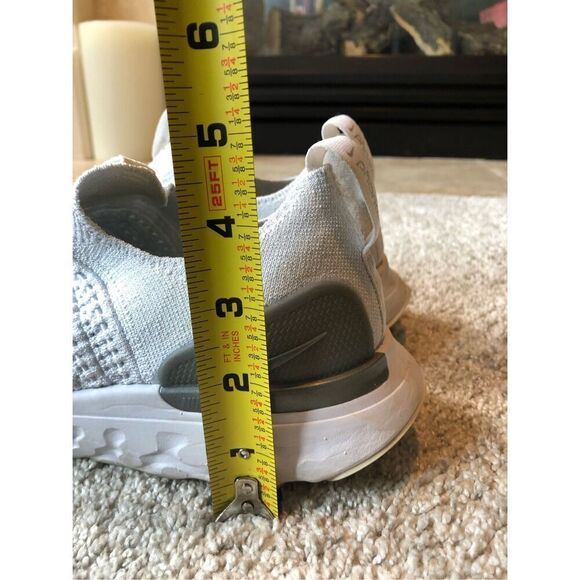 Nike Phantom Women’s White and Gray Athletic Shoes Size 9.5 - Picture 5 of 10